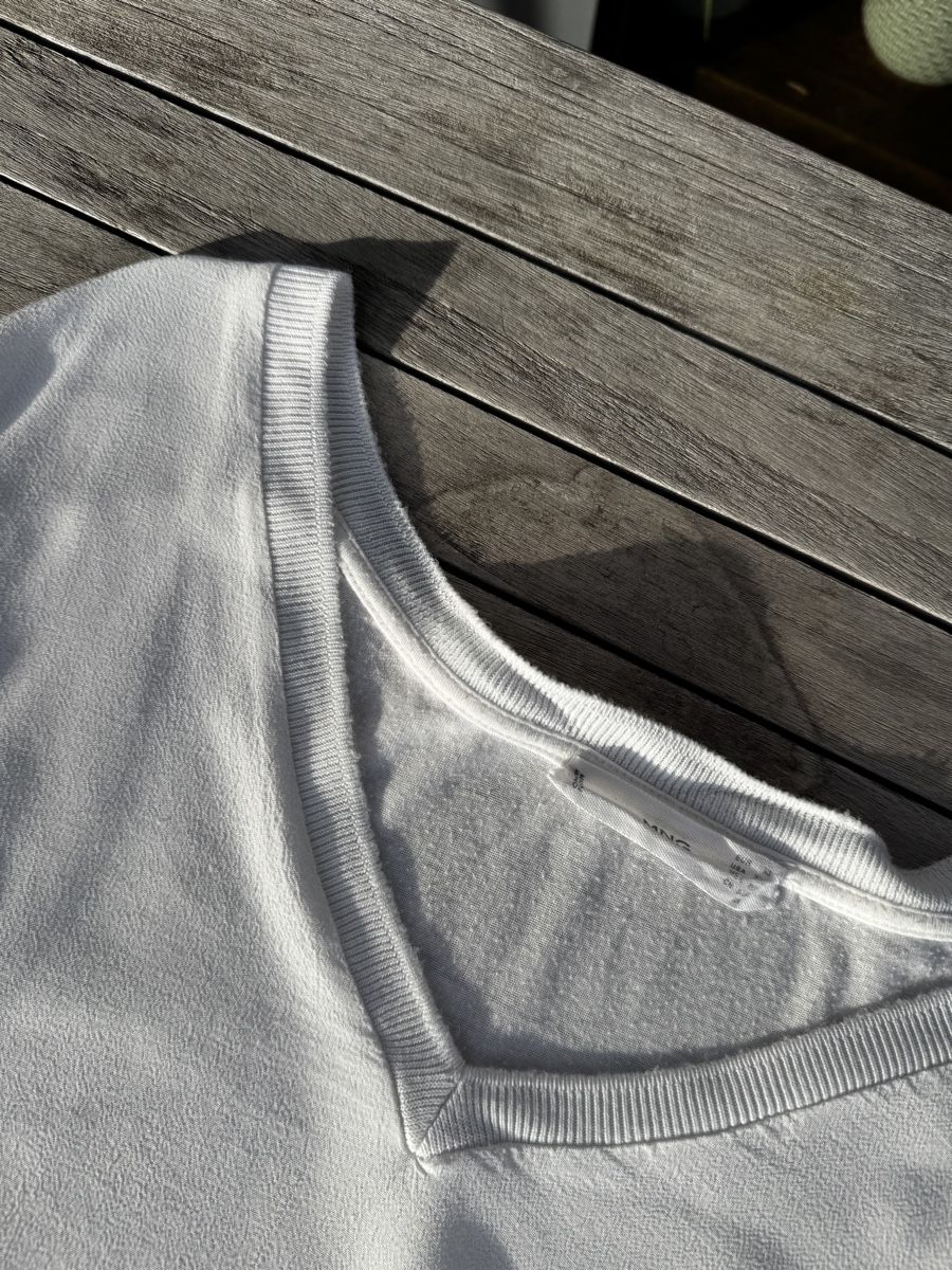 Blusen: Chemise et pull mi saison blanc  – Gebraucht aus Genève von Thelimitedshop 1