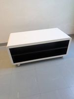 Couch / TV-Tisch mit Rollen