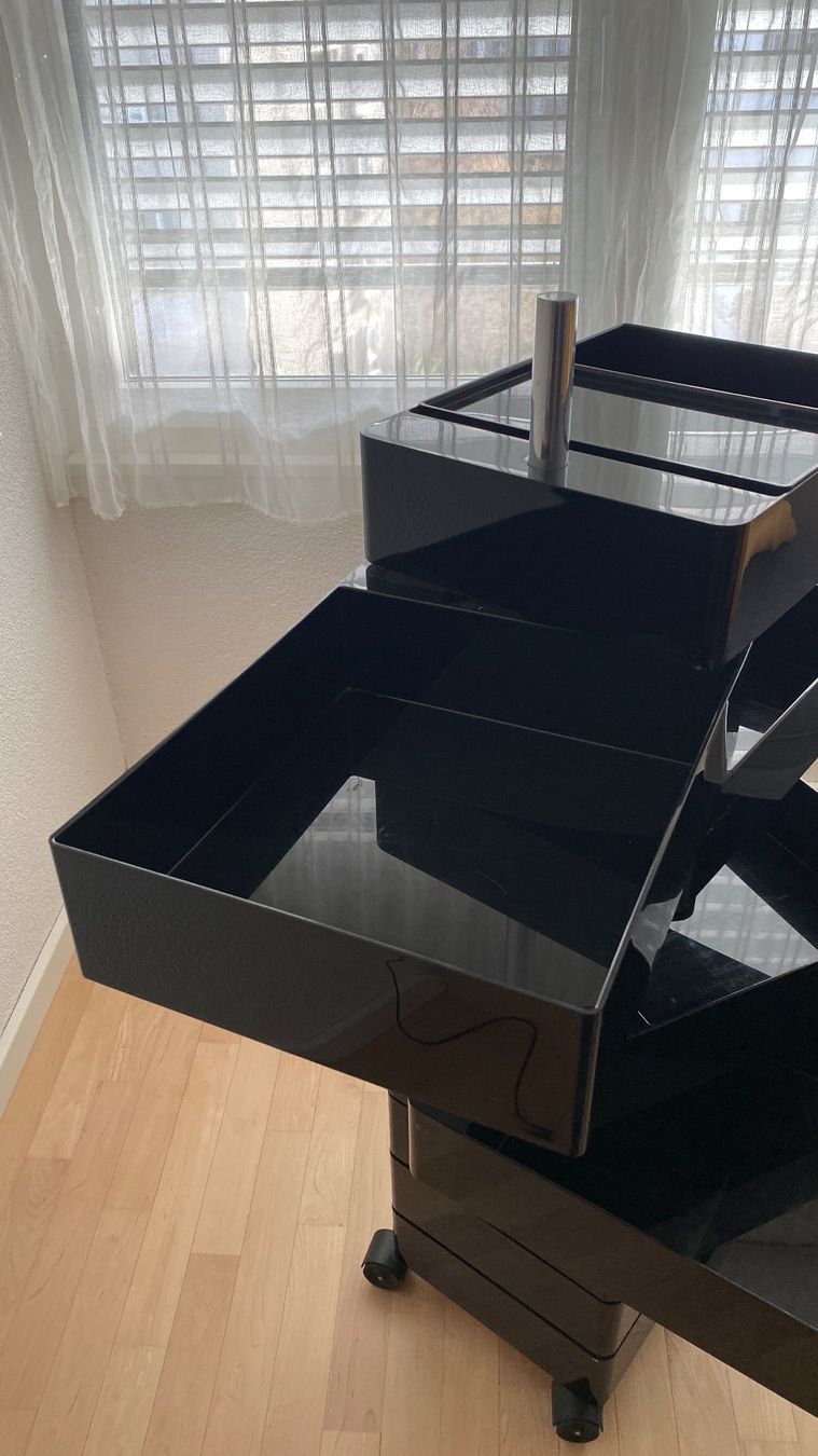 Eléments de bureau: Design Rollcontainer Magis 360° mit 10 Fächer schwarz – D'occasion à Thun par and_275y 3