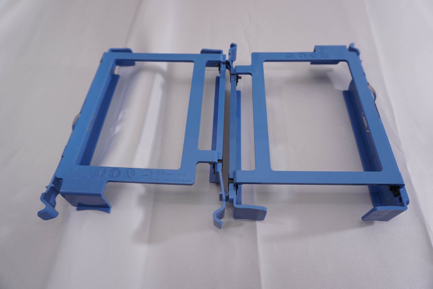 Dell Supporti a parete: HDD-Käfig, Festplatten-Halterung , Dell-PC, 2 Stück – Usato da St. Gallen venduto da Acer0110 1