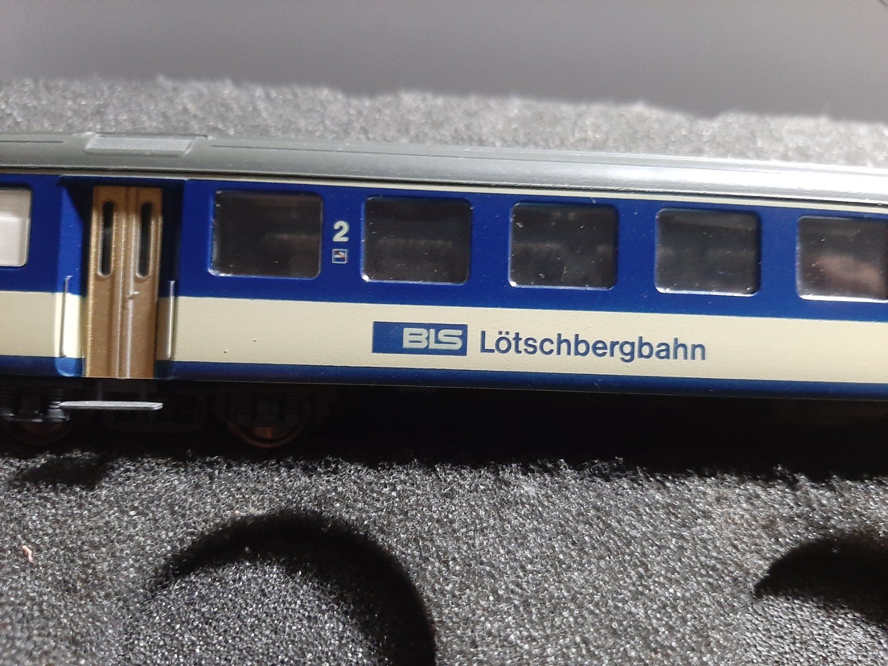 Lima Modelleisenbahnen: LIMA LOTSCHBERBAHN B 50 83 89-33-829-0 – Gebraucht aus Avully von RIVALIS 2
