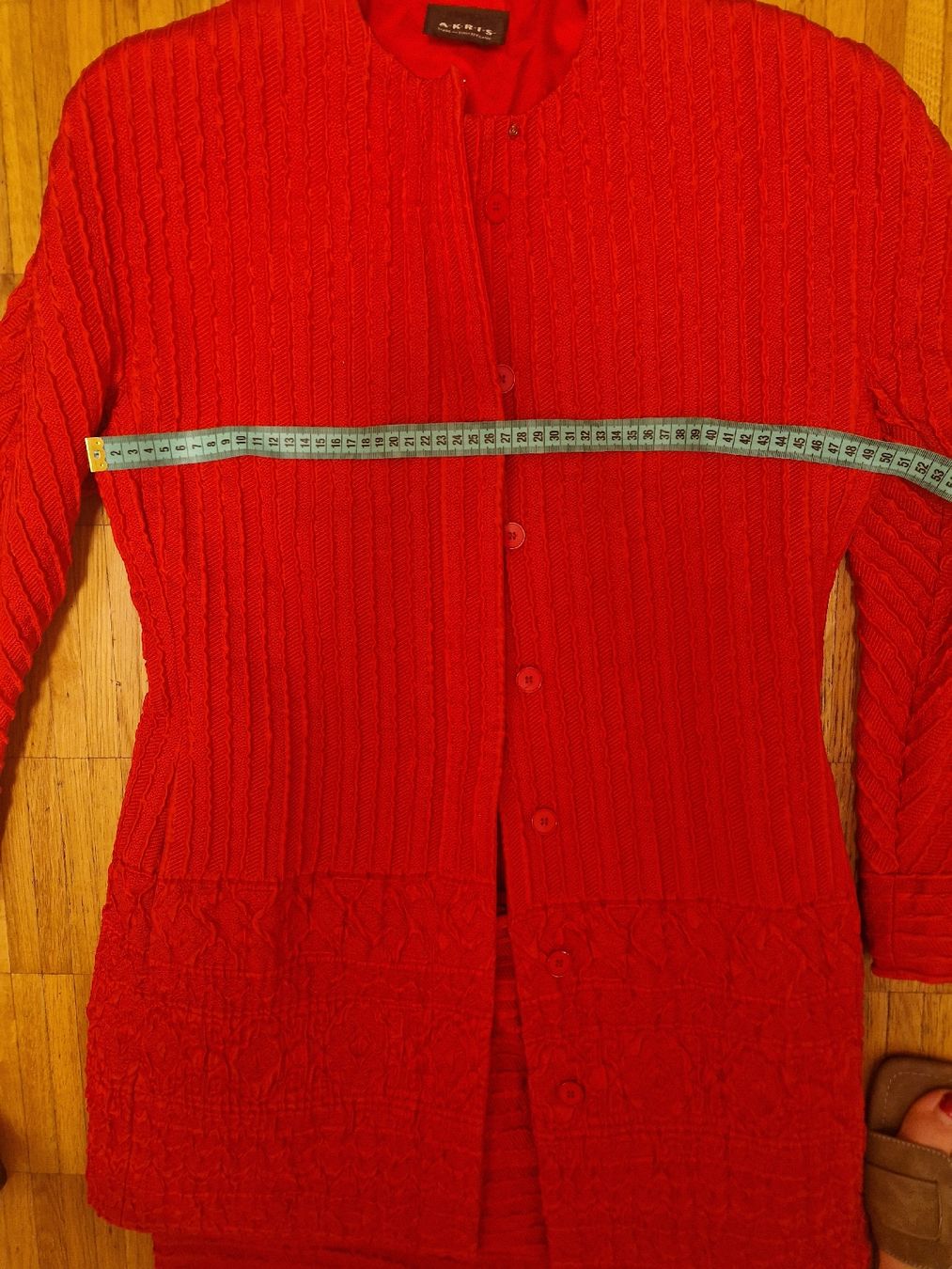 Costumes: Akris Kostüm rot Grösse 40,  Seide Wolle – D'occasion à Binningen par Daja75 3