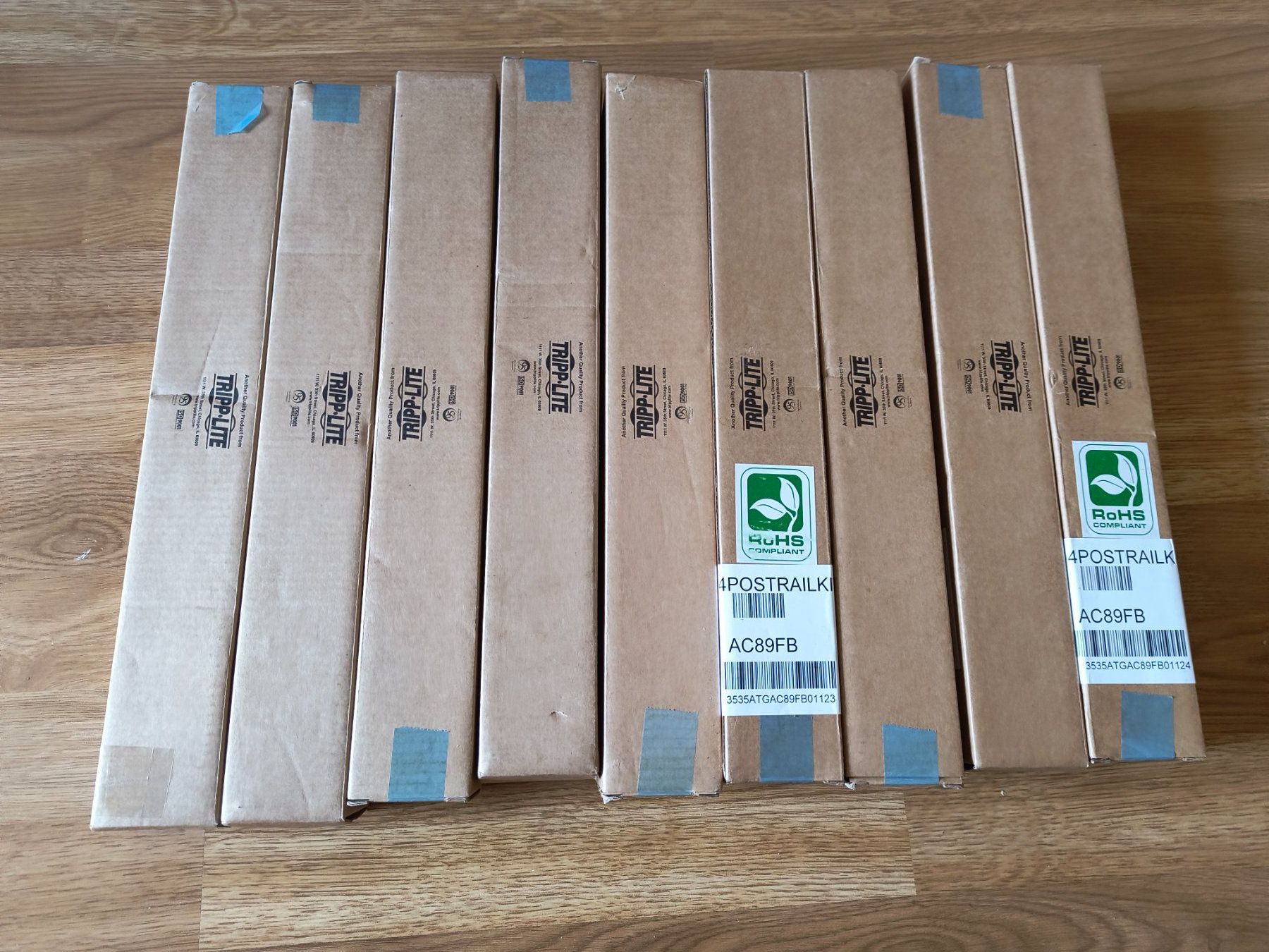 Racks & Ständer: Eaton Tripp Lite 4POSTRAILKITWM 4-Post Rack-Mount Shelf Kit – Gebraucht aus Grenchen von Charly15011969 6