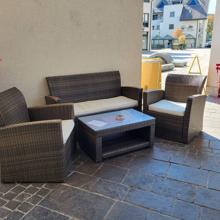RattanSitzgruppe mit Tisch Kaufen auf Ricardo