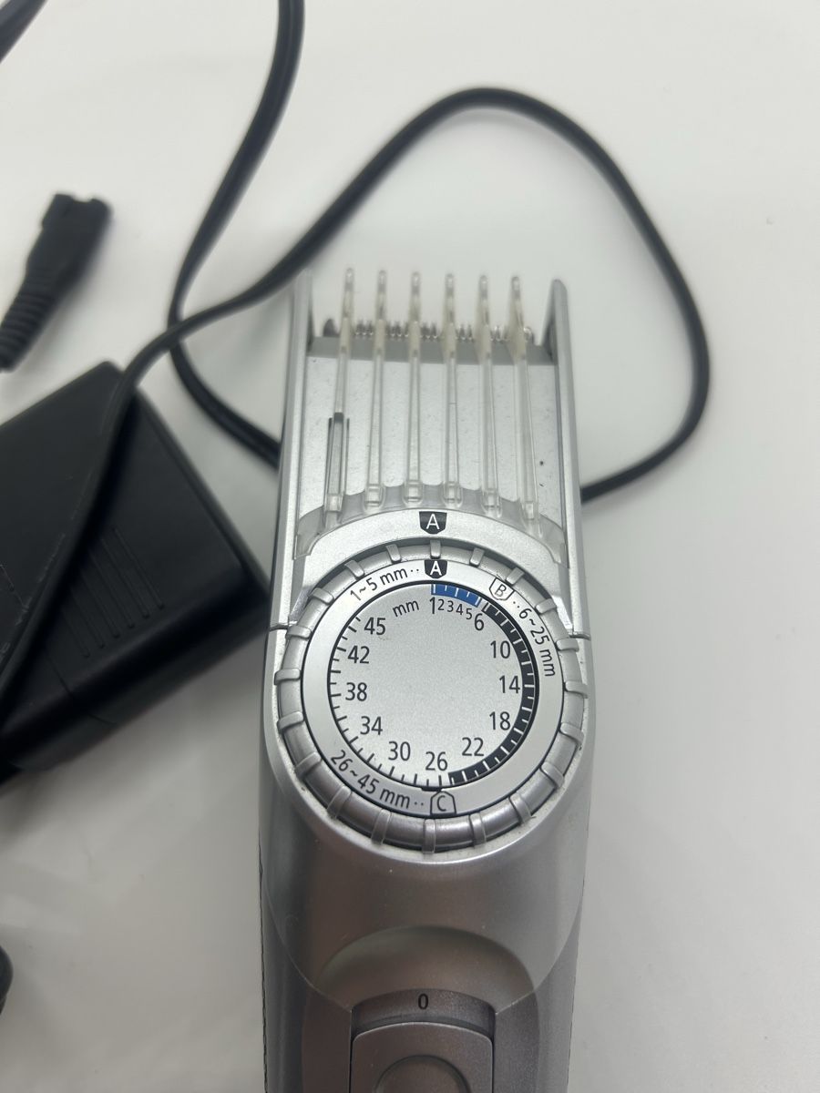 Panasonic Rasoi & Lamette da barba: [GUT & GÜNSTIG]: Panasonic Rasierapparat – Usato da Arni AG venduto da CreaFlex 1
