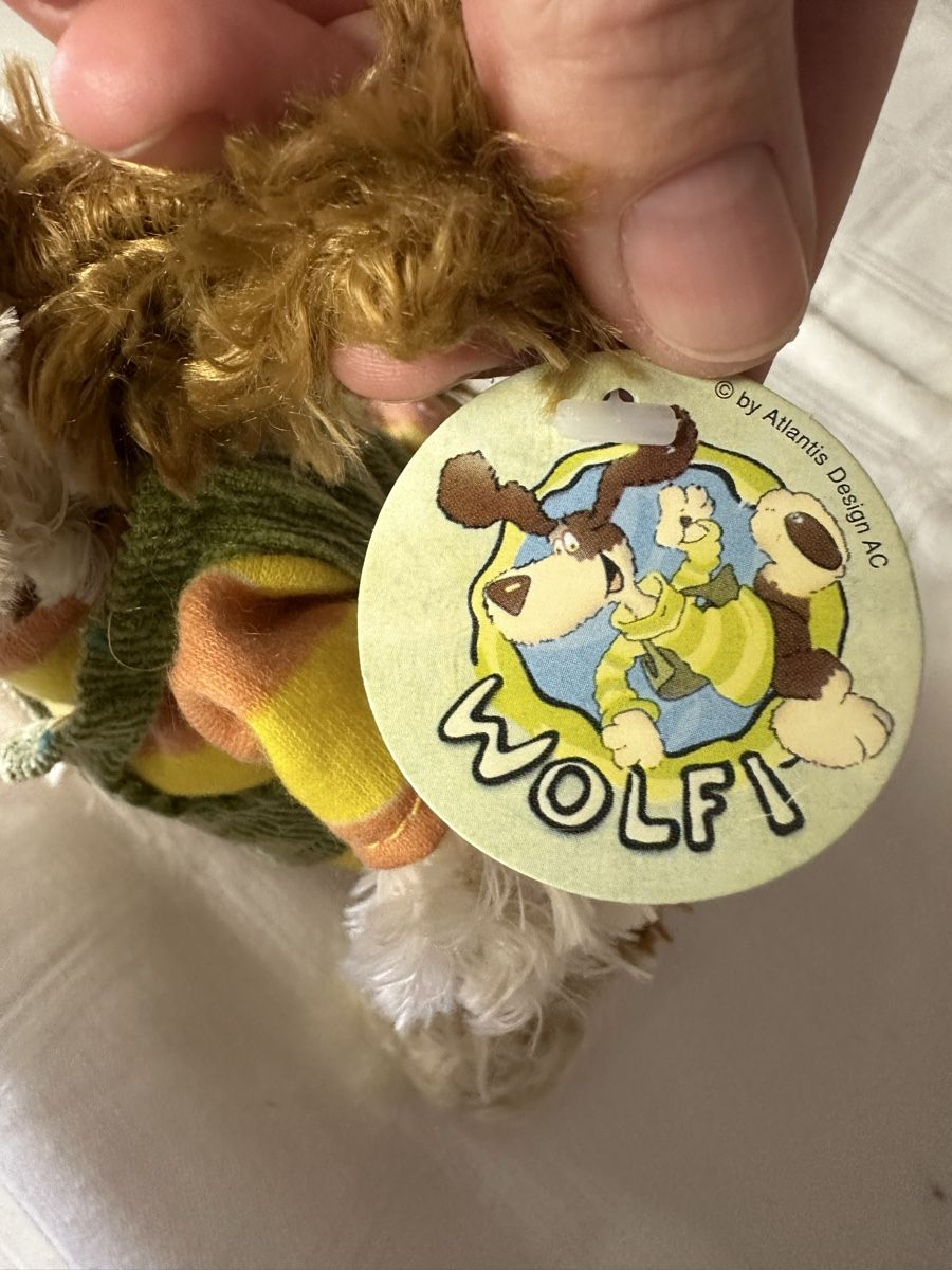 Jouets: Federmäppchen und 2 stk Plüsch (wolfi) – Neuf avec emballage d'origine à Sevelen par Stopglobal. 3