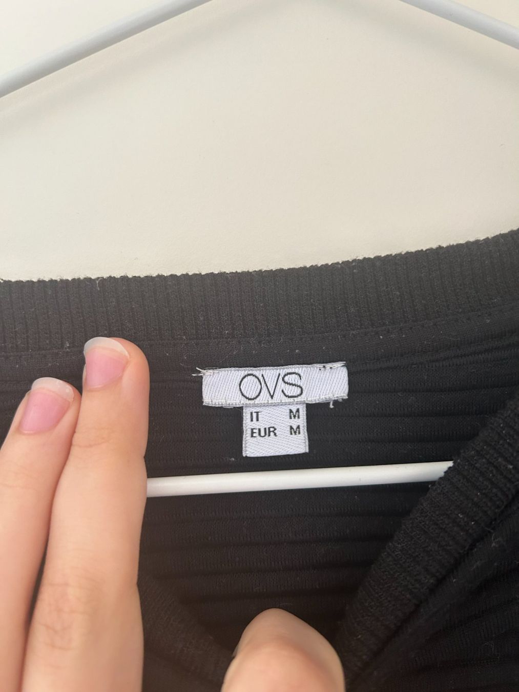 Maglioni & Felpe: Schwarzer Pulli Gr. M mit Stickerei - Frühlingsstil – Usato da Uster venduto da xBeccax 2