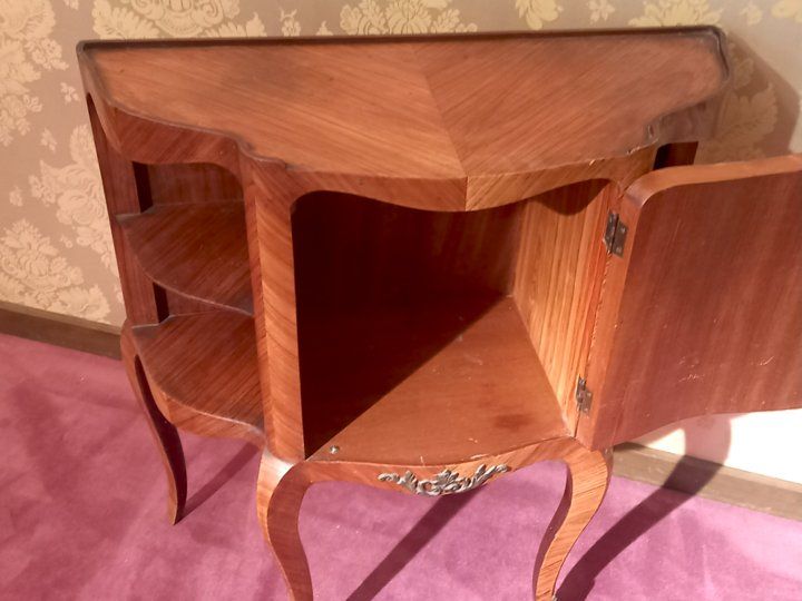 Kommoden: Servante style Louis XV – Gebraucht aus Ponts-de-Martel von Henri-Louis 2