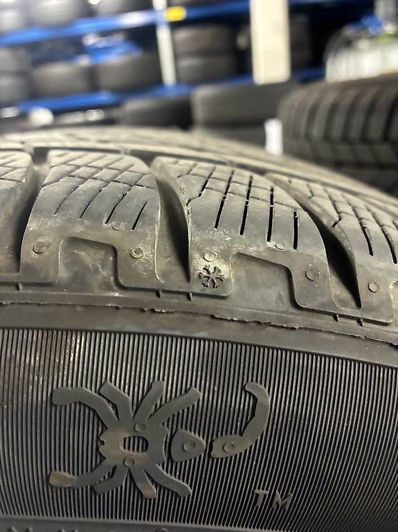 Sonstiges Schreiben & Zeichnen: Winterreifen Pirelli 325 35 22 – Gebraucht aus Neuenhof von Gt5.Performance_ 3