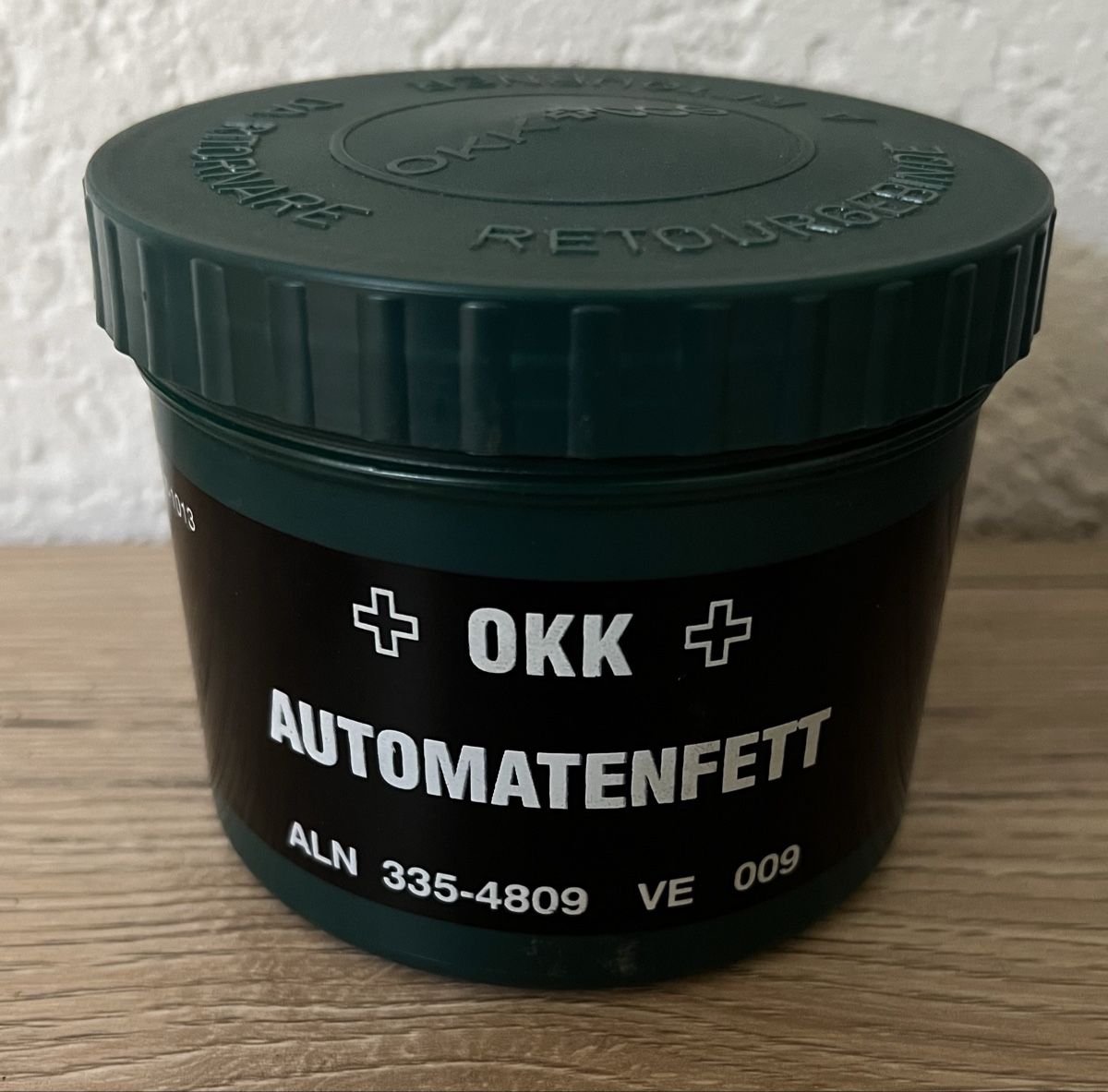 Schweizer Armee Tutti gli attrezzi: Waffenfett, Automatenfett.  – Usato da Mumpf venduto da anelva