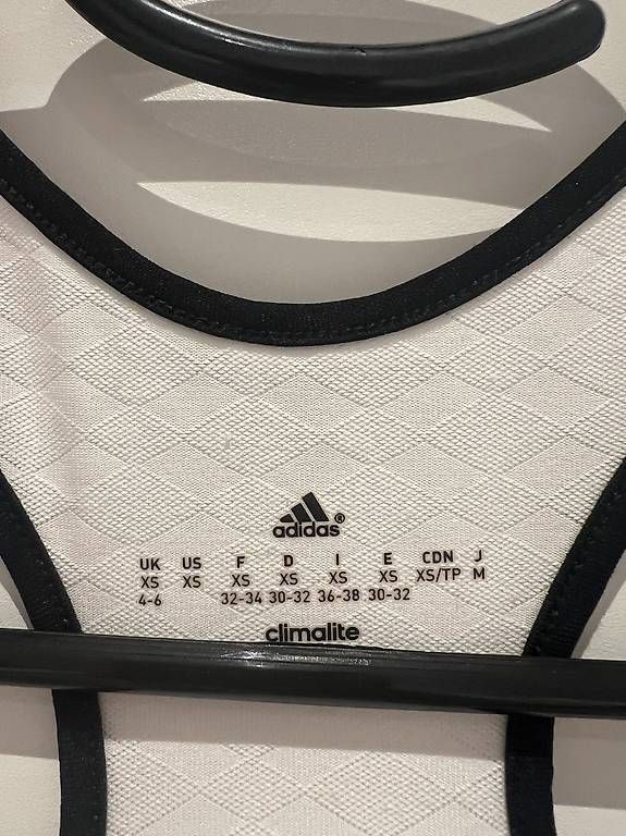 Adidas Top: Adidas Top – Usato da Dübendorf venduto da fadrinli 2