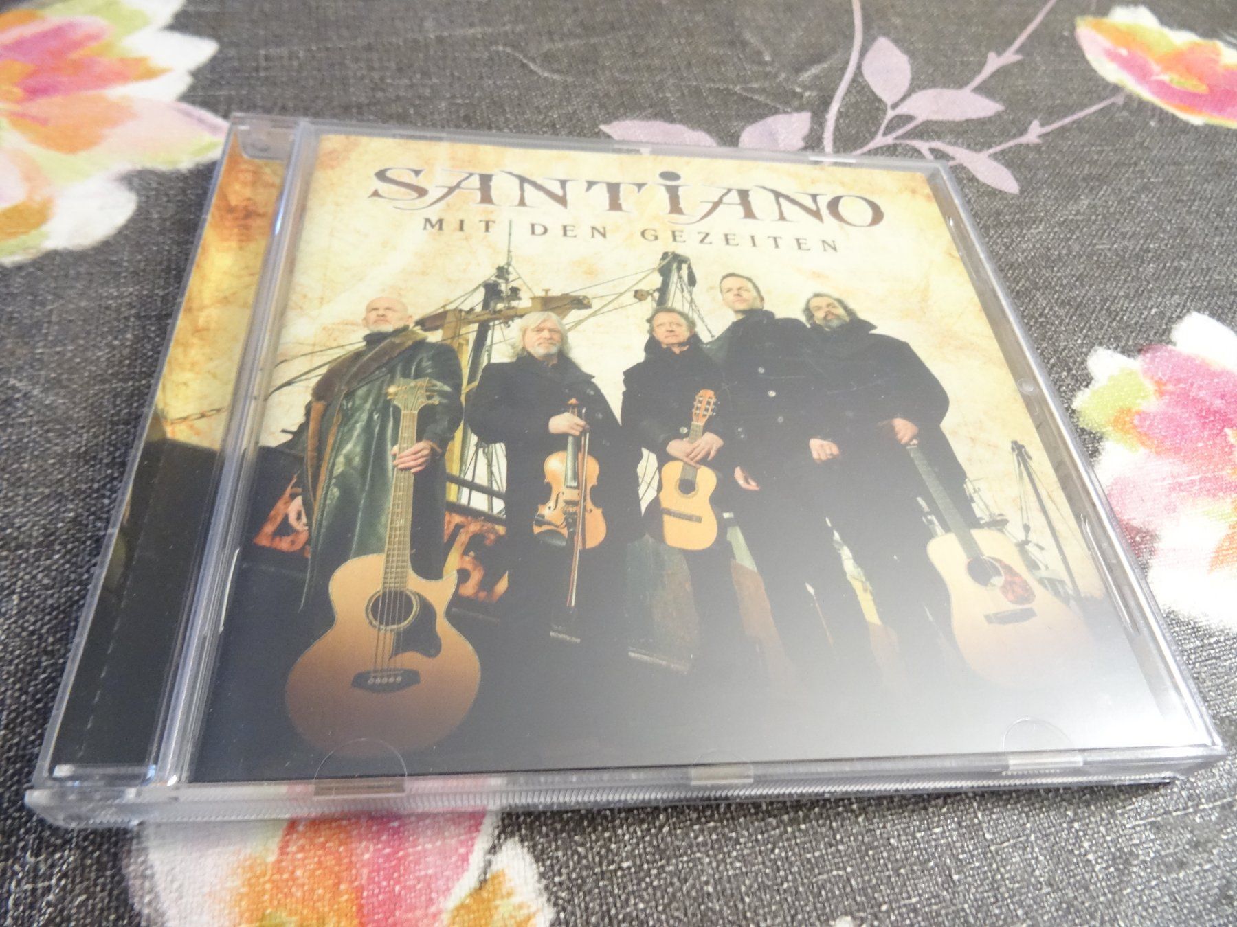 CD: Santiano - Mit den Gezeiten CD – Usato da Olten venduto da Disc-Ausverkauf