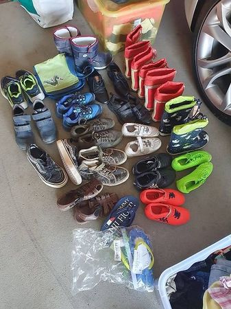 Vêtements + chaussures garçon 5-10 ans