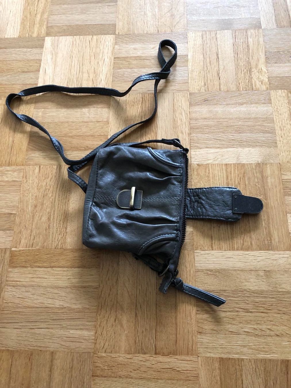 Sacs femmes: DIXIE IRIS TASCHE (Klein) – Neuf avec emballage d'origine à Münchenstein par BasileaOutletStore 2