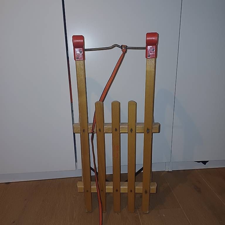Luge: Davoser Holzschlitten – D'occasion à Roggwil TG par nin_yhr9