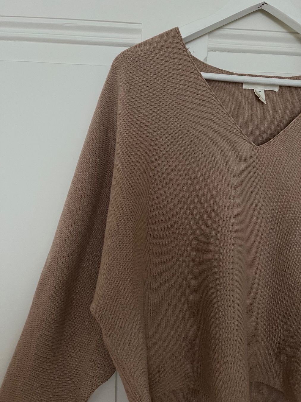 H&M Pulls & Sweat-shirts: Pullover mit V-Ausschnitt, Helbraun-Beige, H&M – D'occasion à Luzern par Soeuv 2
