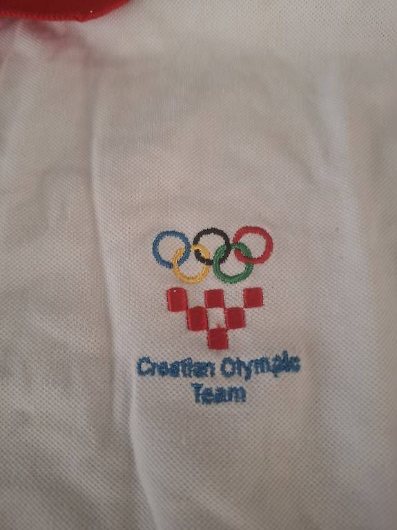 Pullover & Sweatshirts: Pull de la Croatie olympique – Gebraucht aus Monthey von australie 2