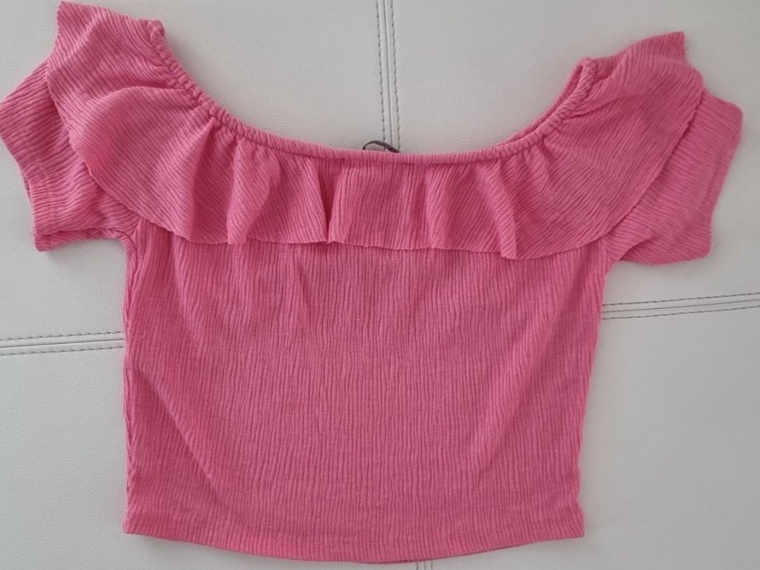 T-shirt: ZARA Offshoulder Shirt – Usato da Steinmaur venduto da Kiki_m240 2