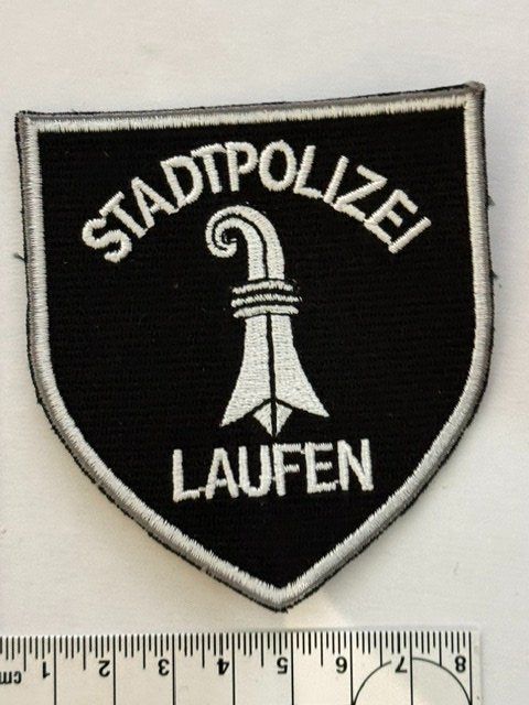 Placchette & Badge: 1 Polizei Abzeichen Stadtpolizei Laufen/BL – Nuovo (secondo la descrizione) da Zürich venduto da Policepatch