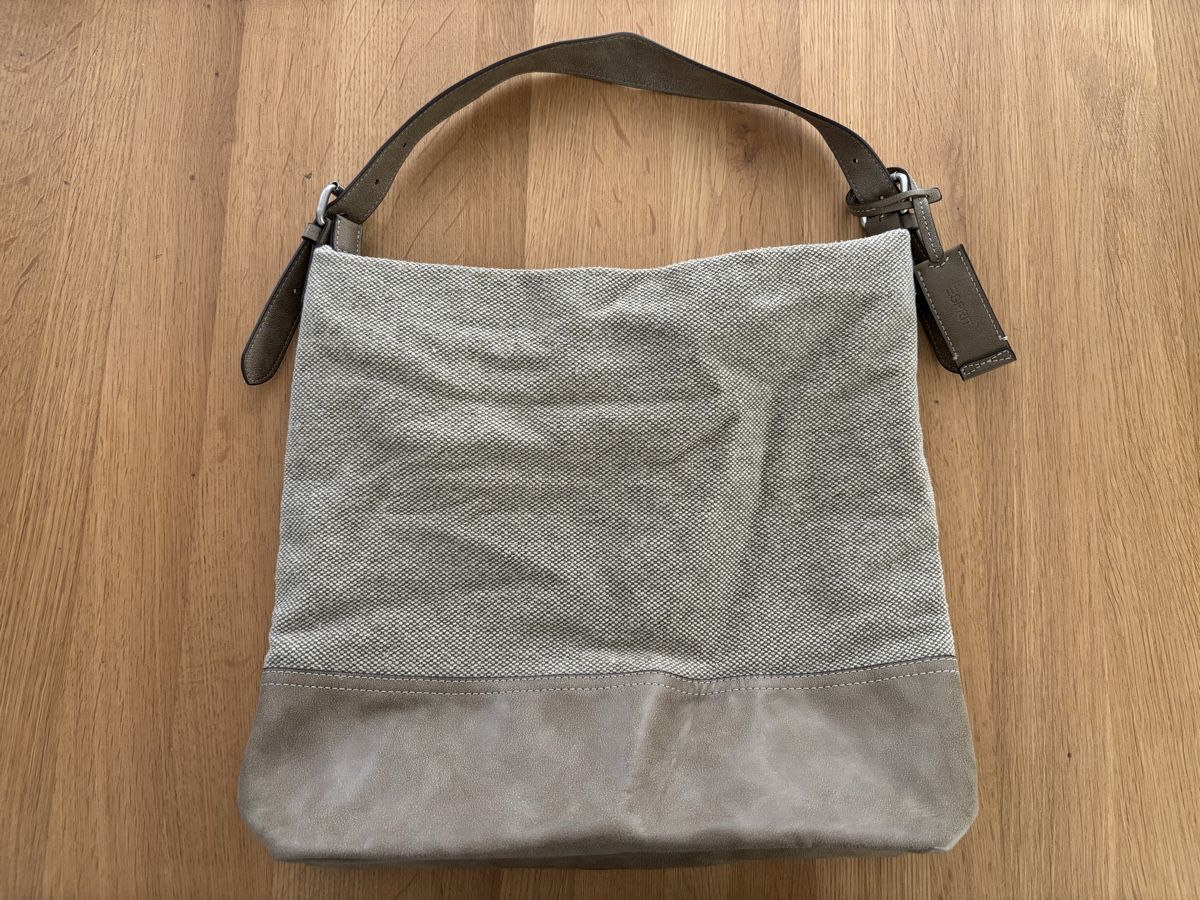 Esprit Borse da donna: Tasche von Esprit  – Usato da Hägendorf venduto da Anjumi