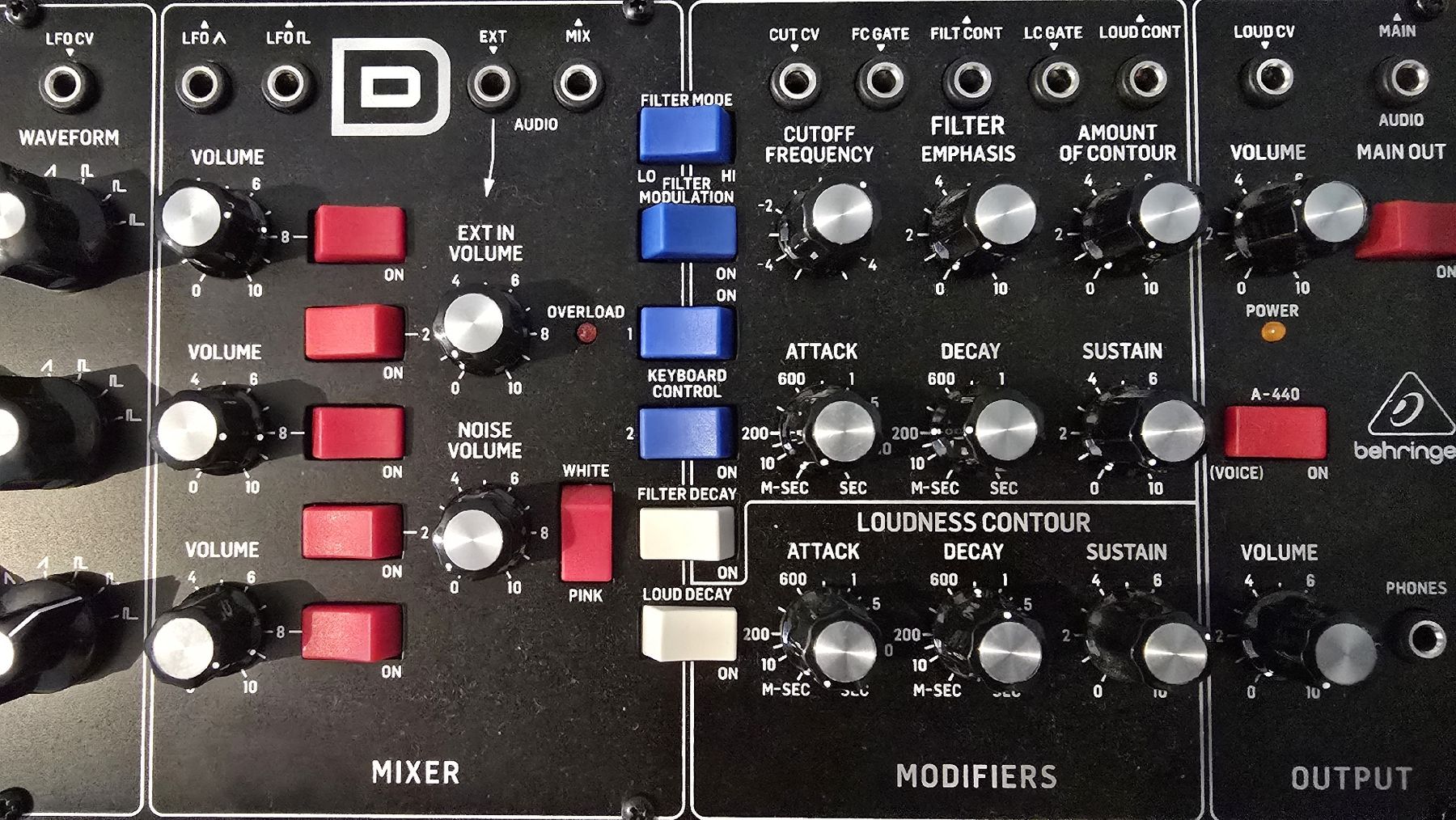 Behringer Model D Synthesizer, Neuwertig, OVP (Neu (gemäss Beschreibung ...