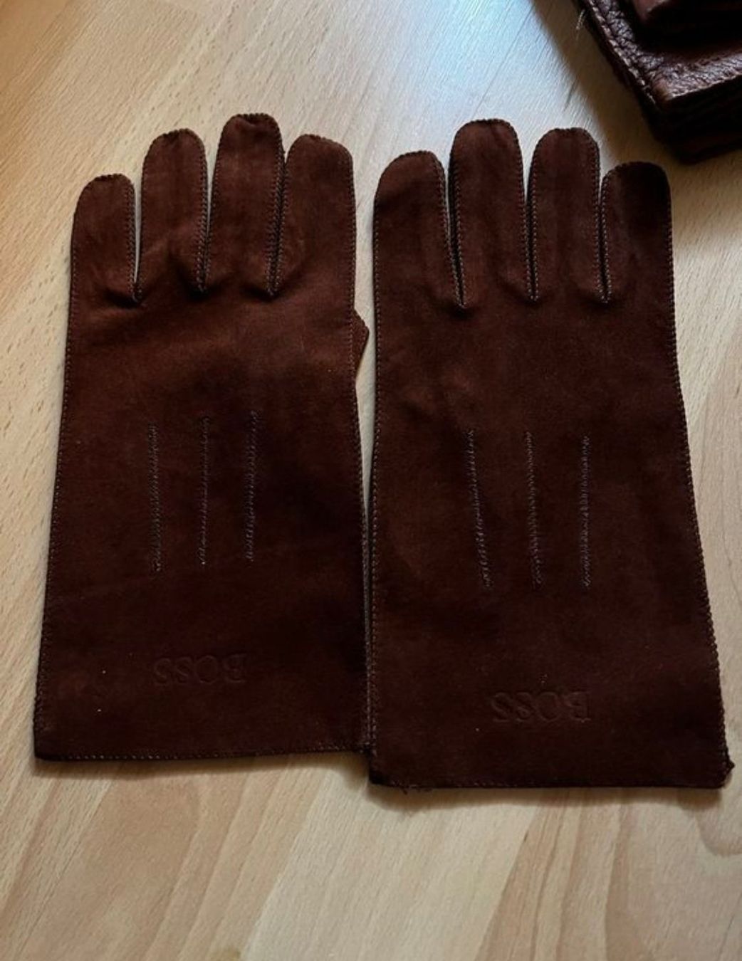 Hugo Boss Guanti & manicotti: Boss Leder Handschuhe neu – Nuovo (secondo la descrizione) da Zürich venduto da mer_6tqg