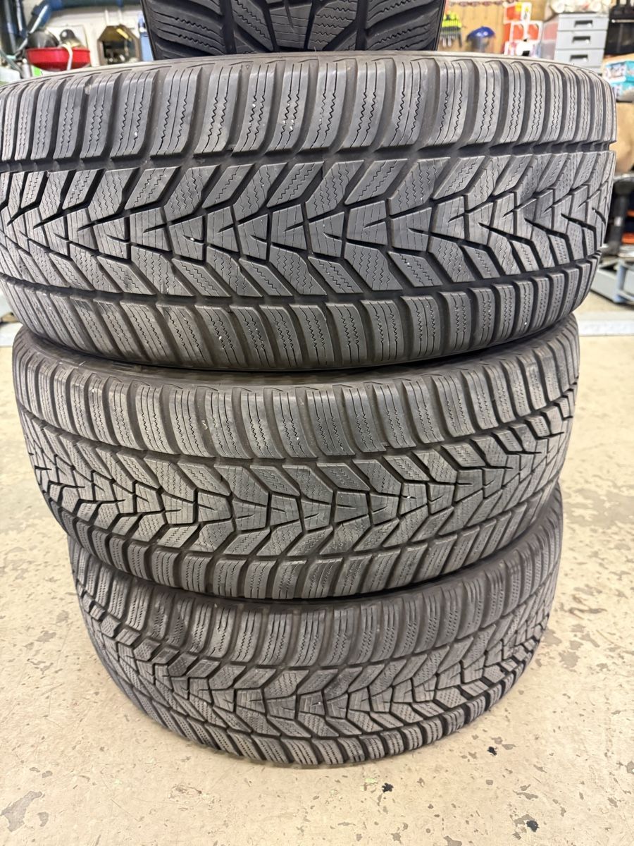 Hankook Pneumatici & Ruote complete: Winterreifen Hankook 100V evo 3 – Usato da Regensdorf venduto da Budhabar999 1