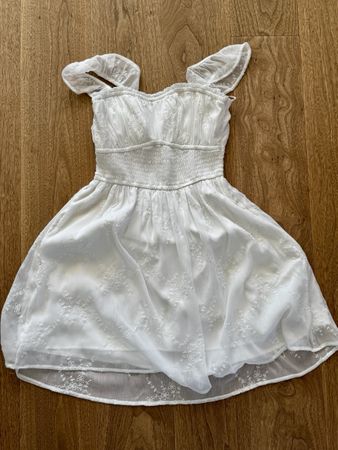 Sommerliches Weiss kurzes Kleid Gr. S (ca. 152)