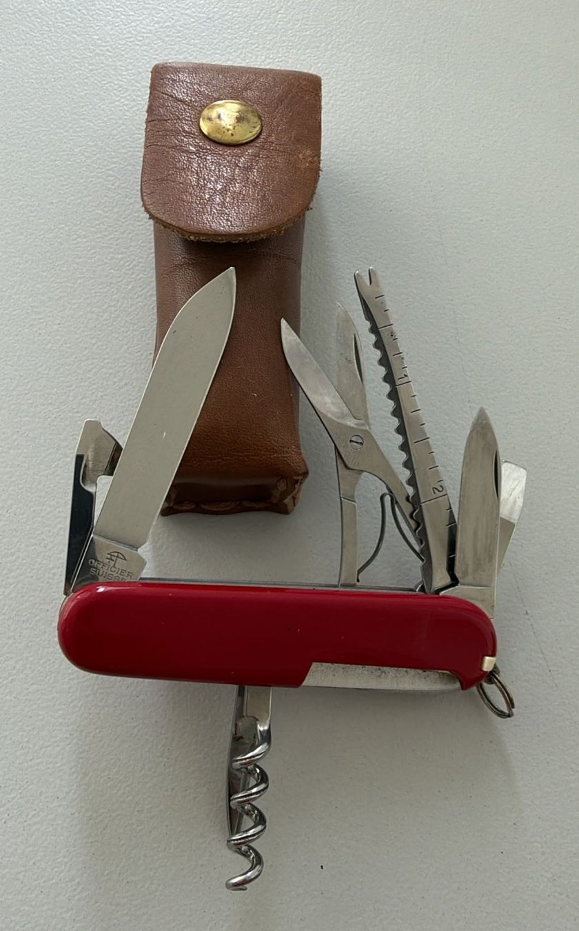 Victorinox Couteaux de poche: VICTORINOX SACKMESSER MIT ETUI – D'occasion à Zürich par Frei-Occasionen 1
