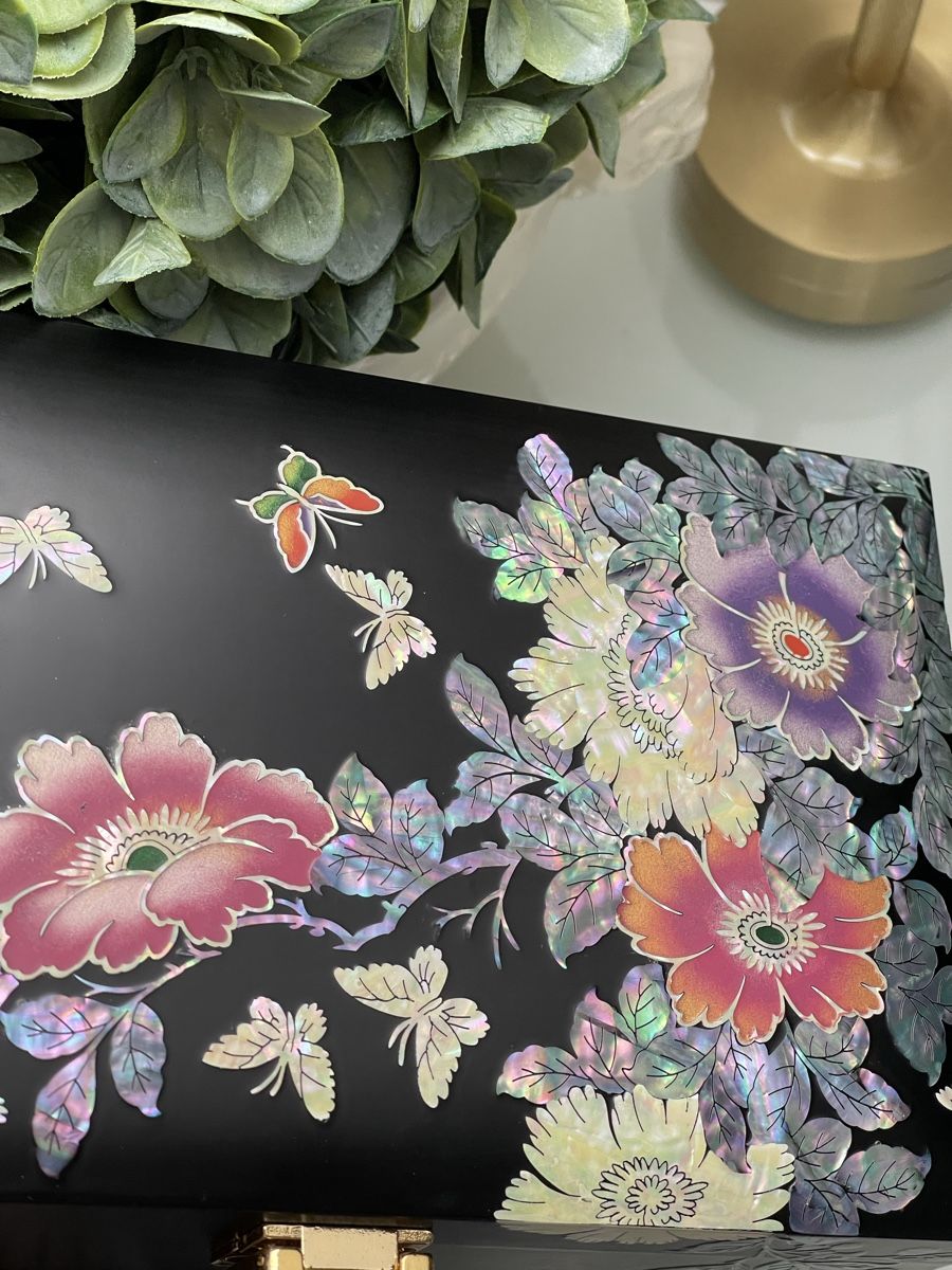 Cassapanche: EXKLUSIVE HANDGEFERTIGTE LACK-SCHATULLE MIT PERLMUTT-INLAY – Nuovo (secondo la descrizione) da Winkel venduto da Glamour-Style 2