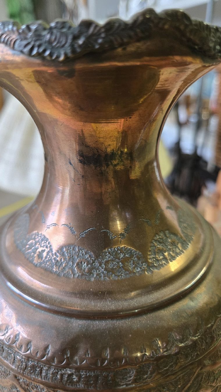 Vase & Récipients: Antike Kupfervase mit Blumenmuster – D'occasion à Uzwil par BrokiFloh 4