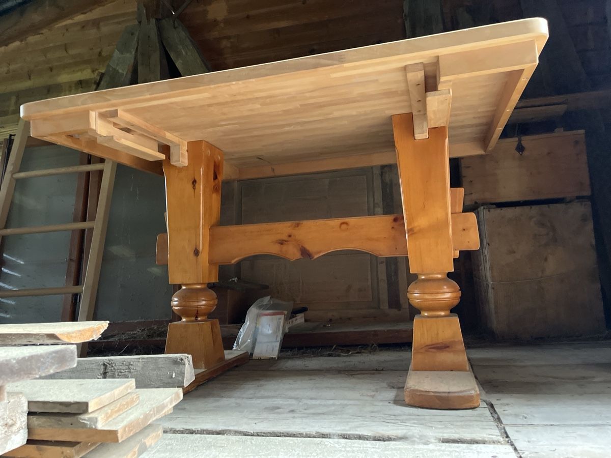 Tische: Holztisch – Gebraucht aus Kandersteg von Hphn 1