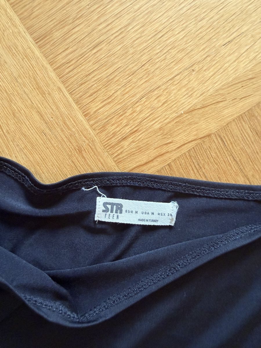 Stradivarius Tops: Schönes Langarmtop – Neu (gemäss Beschreibung) aus Unterentfelden von ame_tf2n 2