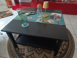 Couchtisch schwarz mit Ablage guter Zustand,90cm x90cm