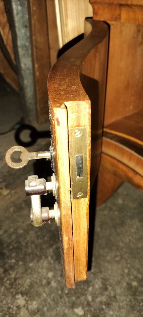 Vetrine: Glasvitrine Biedermeier – Usato da Altdorf UR venduto da Baere.58 8