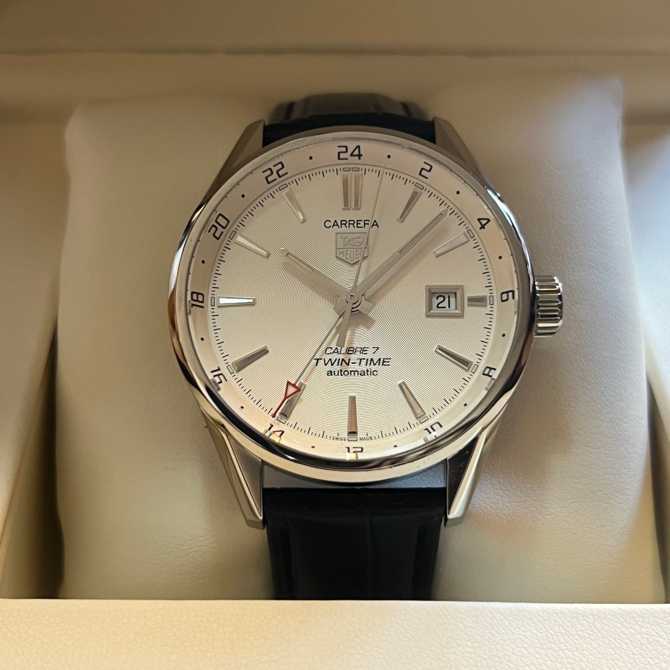 Tag Heuer Orologi: Tag Heuer Carrera Twin-Time Full Set WAR2011-1 – Usato da Carouge GE venduto da Watchaser