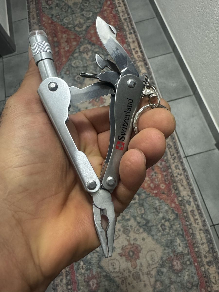 Alle Werkzeuge: Multitool Switzerland Silver Tone Metal – Gebraucht aus Gerlafingen von naj_vj8s 5