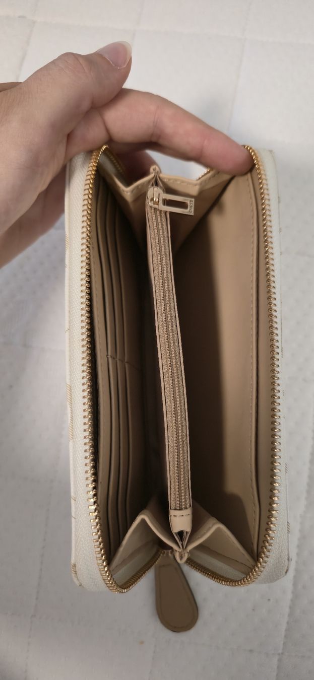 Guess Portemonnaie: Guess Portmonnaie – Neu (gemäss Beschreibung) aus Rothrist von lwagner7 1