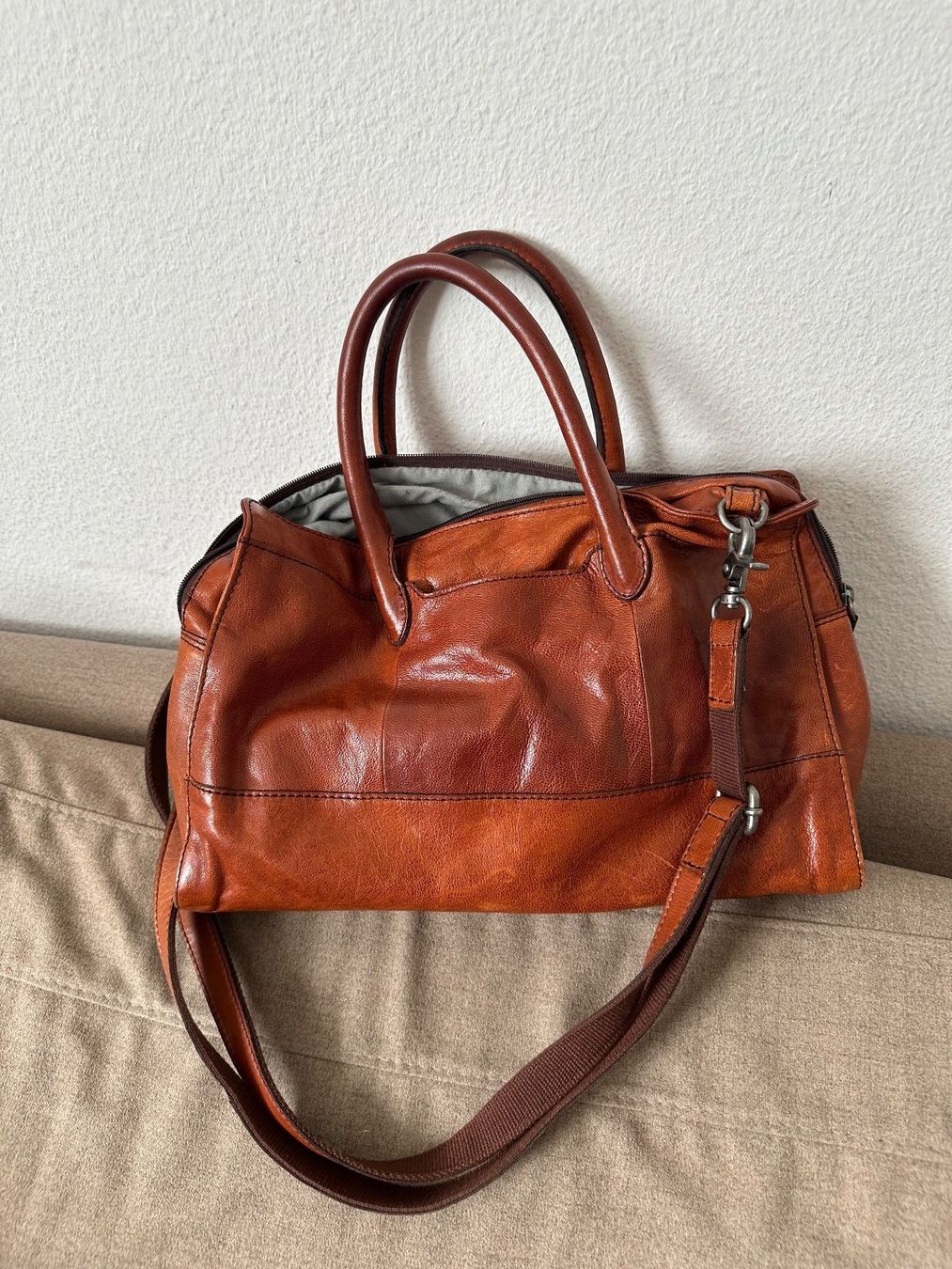 Sacs femmes: Lederhandtasche Cognac - Marke Varese – D'occasion à Zürich par 72strandkorb