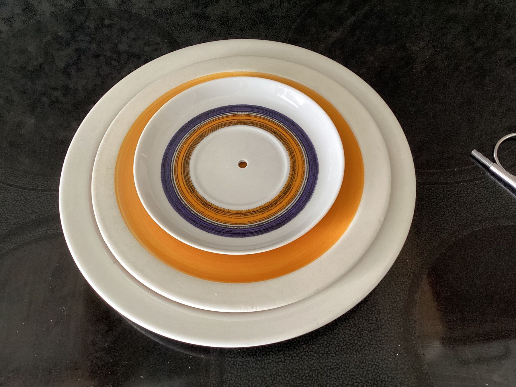 Assiettes: 3 stöckige Etagere – Neuf (Voir description) à Minusio par scotch111 2