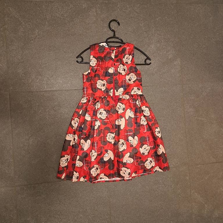 Vestiti & Gonne: Wunderschönes Kleid 128 – Usato da Neftenbach venduto da sam_jbb5 2