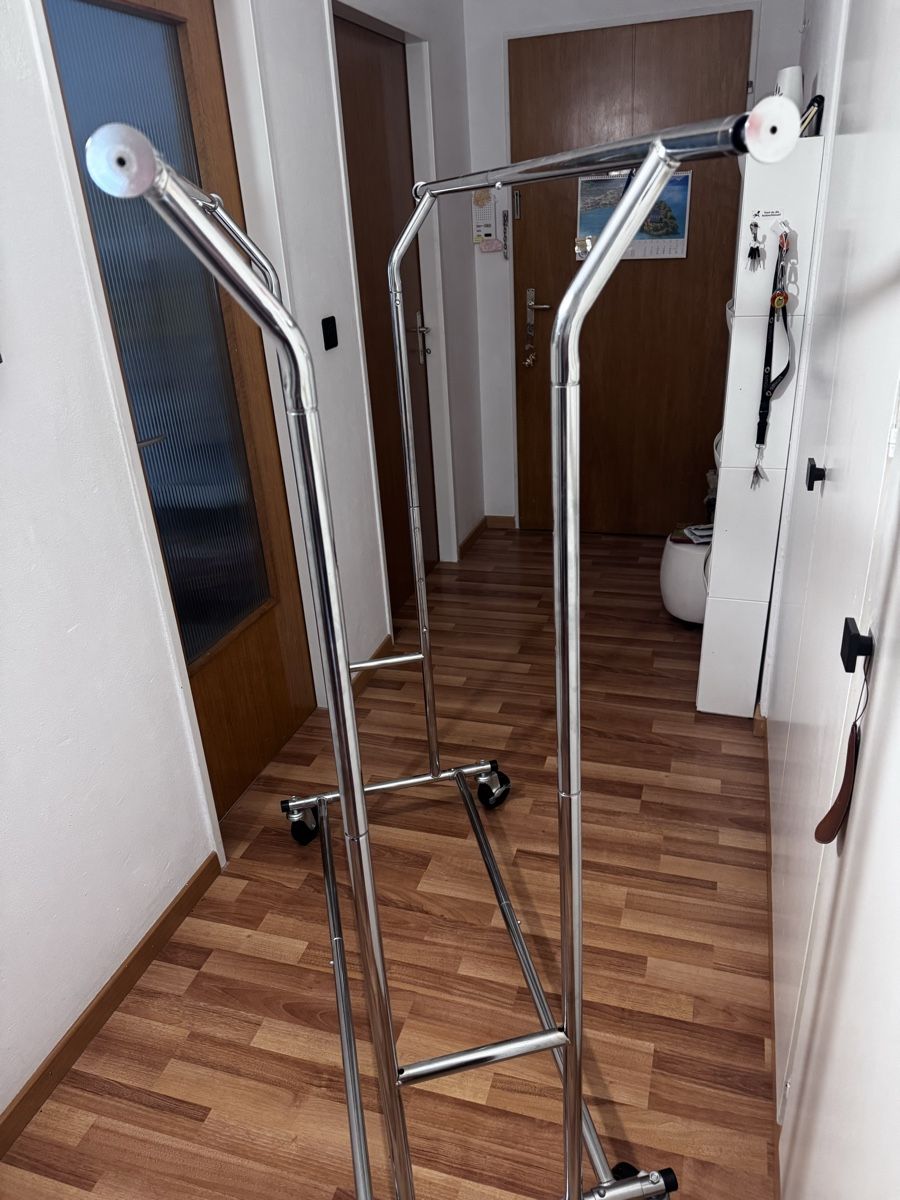 Altro in Decorazioni & Accessori: Grosse Kleiderständer  – Usato da Mönchaltorf venduto da gol_pg75 1