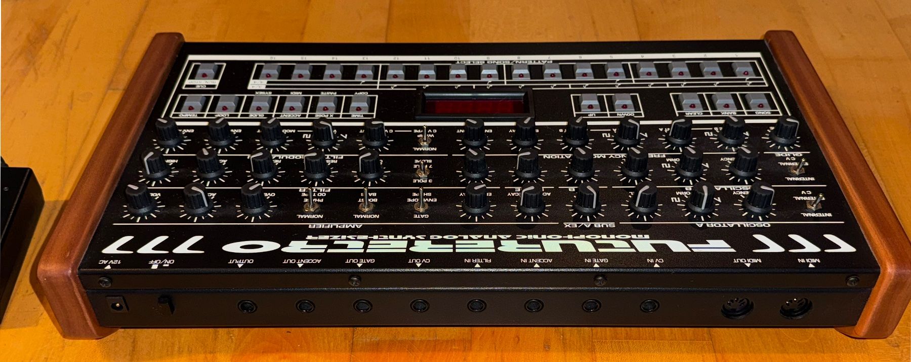Instruments de musique: Future Retro 777 Original Version von 1997 – D'occasion à Unterengstringen par NOISE 2