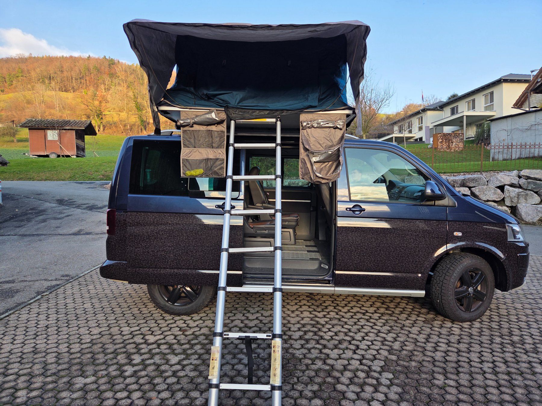 VW Veicoli da campeggio: VW T5 Multivan PanAmericana 4Motion Automat – Usato da Reinach AG venduto da GarageDenis
