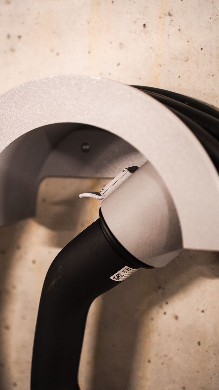 Altro Materiale elettrico: Kabelhalter für Typ 2 Ladekabel - Stecker seitlich – Nuovo (secondo la descrizione) da Kerns venduto da Phil.zi 2