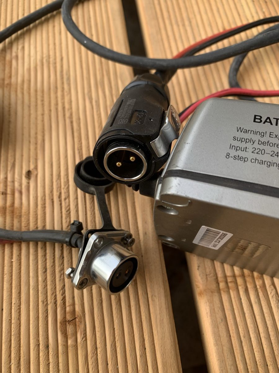 Ctek Caricabatterie: Chargeur CTEK 24v – Usato da Täuffelen venduto da Mitch67 3
