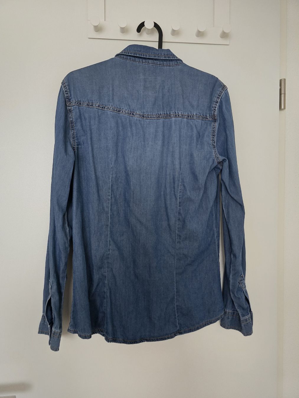 Only Blusen: Jeans-Hemd / Jeansbluse Denim von Only, Denimblau – Neu (gemäss Beschreibung) aus Lenzburg von Lavendercupcake 1