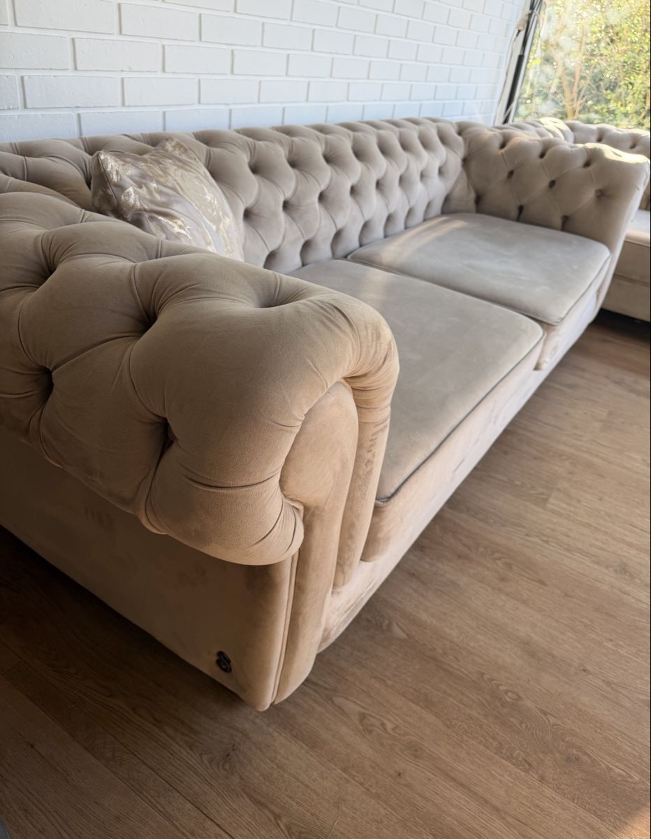 Sofas: Chesterfield Sofa – D'occasion à Bettlach par Valgoy 1