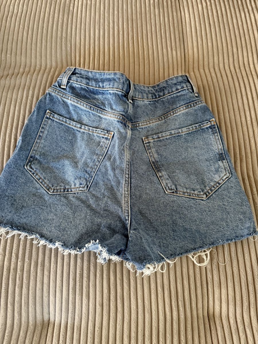 Pantaloni: neuwertige Shorts Grösse 38 – Nuovo (secondo la descrizione) da Recherswil venduto da luca_v 1