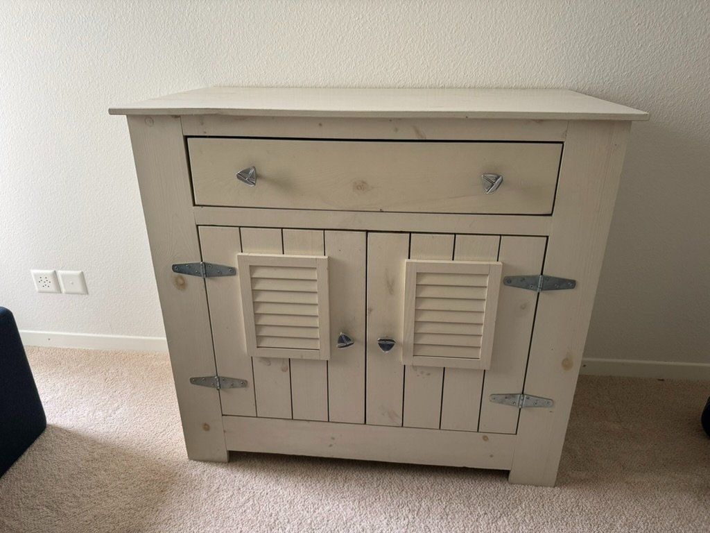 Commodes: Whitewash Holz-Kommode "Beach House" (2 Griffe-Sets) – Neuf (Voir description) à Oberageri par iba_p68t